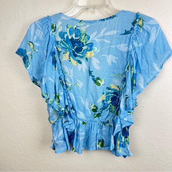 Illa Illa Blue floral flutter top/deep-V wrap front-Medium-NWT - Picture 5 of 11